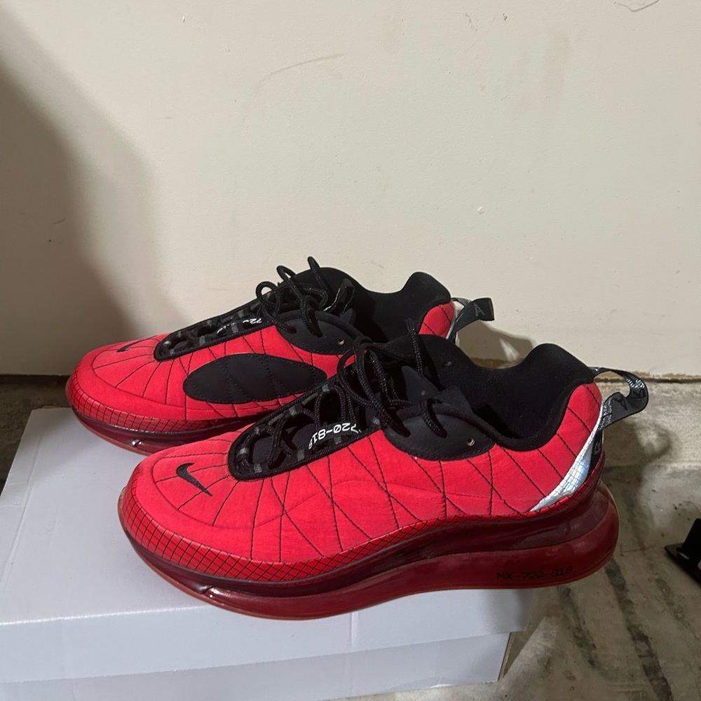 Nike air maxes